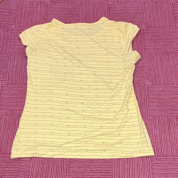 Danskin Women’s size medium exercise top or under layer in lovely yellow hue. - Picture 4 of 8